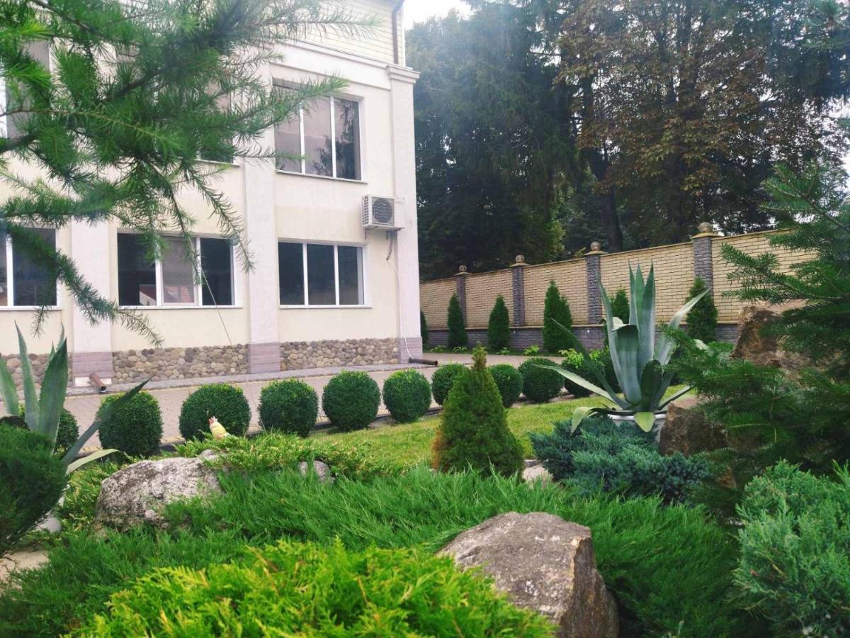 Zhyttedar Ulanov Εξωτερικό φωτογραφία